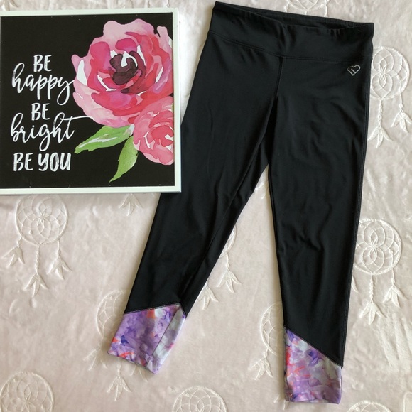 Aeropostale Pants - ❤️ 3/$10 Aeropostale Capri Workout Leggings